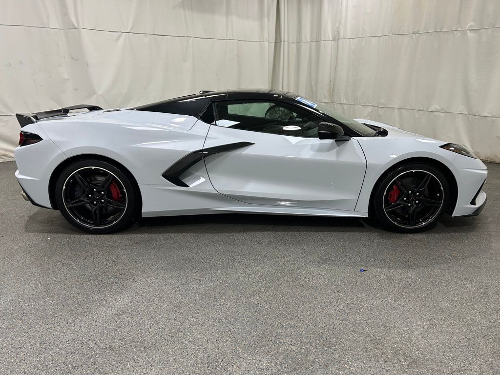 2022 Chevrolet Corvette Stingray 2LT Convertible photo 8