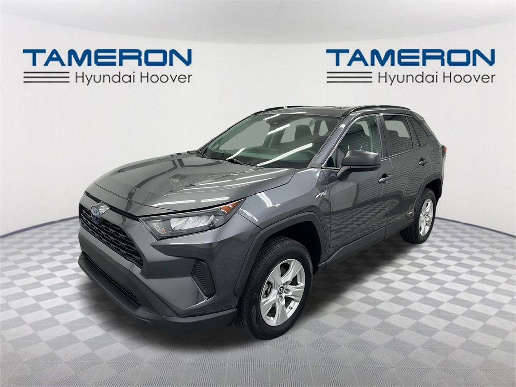 2020 Toyota RAV4 LE's photo