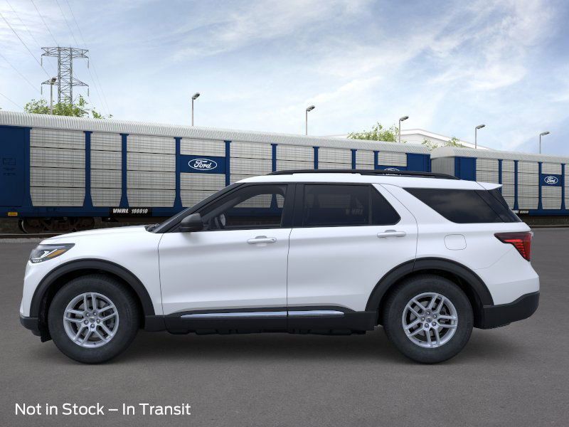 2025 Ford Explorer photo 4