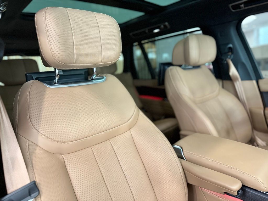 2025 Land Rover Range Rover Autobiography photo 40