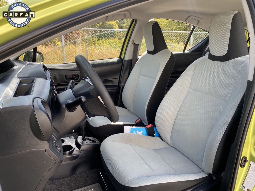 2016 Toyota Prius C One photo 18