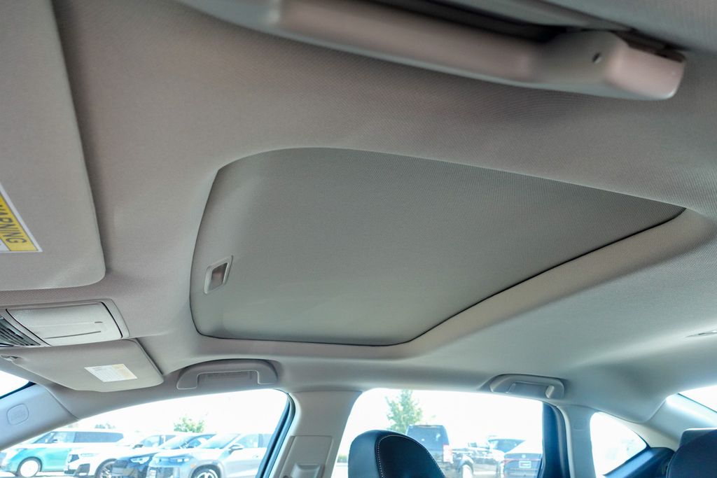 2025 Acura TLX Technology photo 12