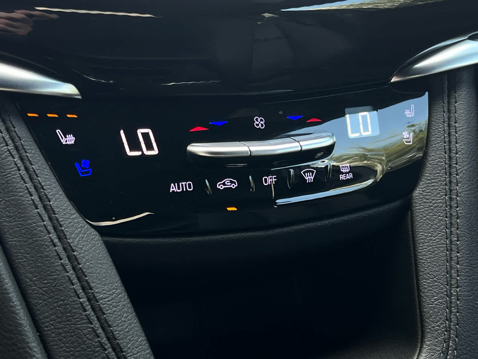 2024 Cadillac XT6 Sport photo 23