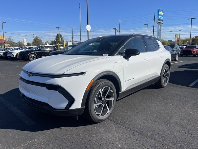 2026 Chevrolet Equinox EV 1LT photo 3