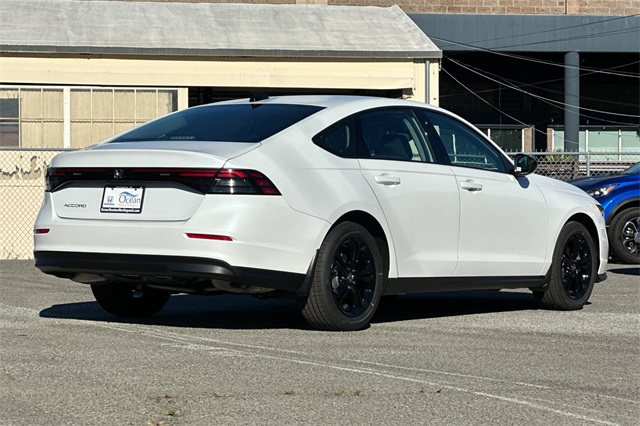 2025 Honda Accord SE photo 2