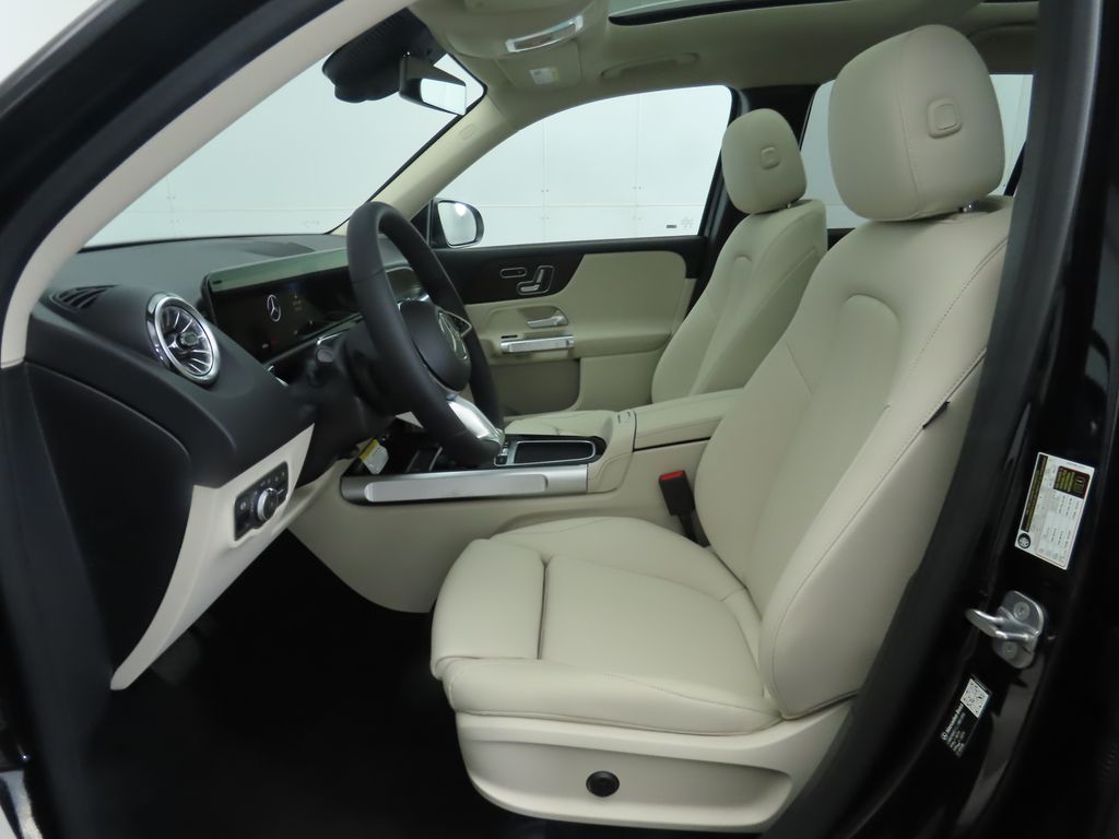 2026 Mercedes Benz GLB 250 photo 18