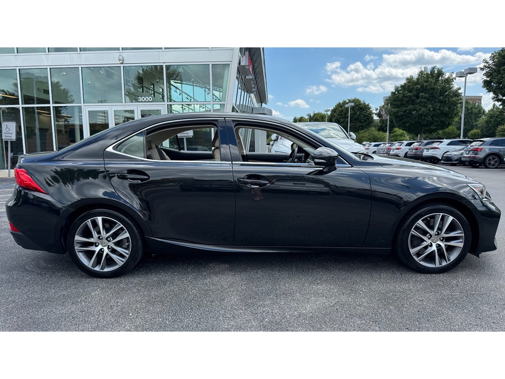 2020 Lexus IS 300 photo 4