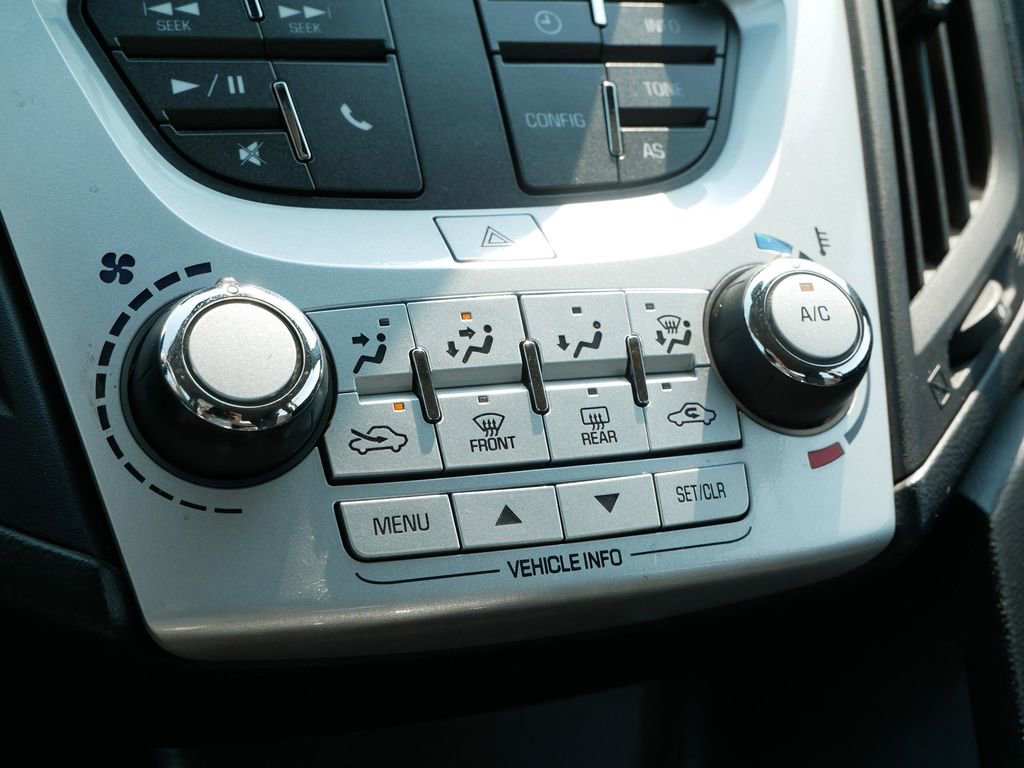 2016 Chevrolet Equinox LS photo 19