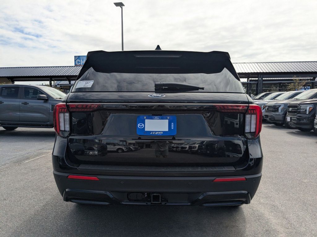 2025 Ford Explorer ST-Line photo 5