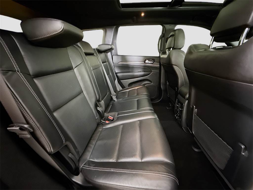 2021 Jeep Grand Cherokee Anniversary Edition photo 25