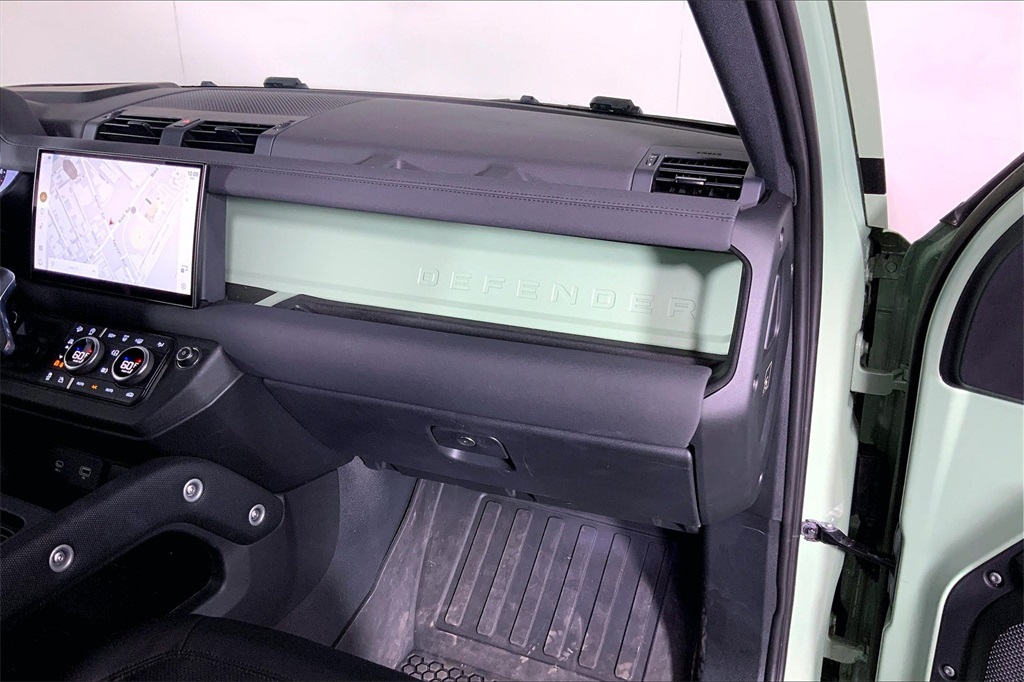 2023 Land Rover Defender 110 photo 15