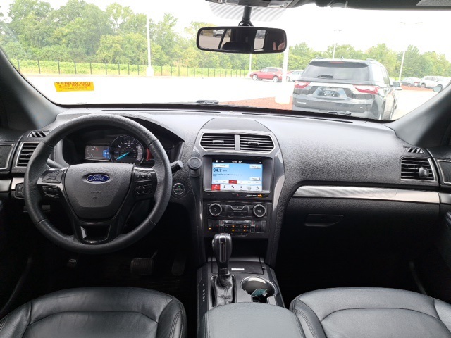 2018 Ford Explorer XLT photo 25