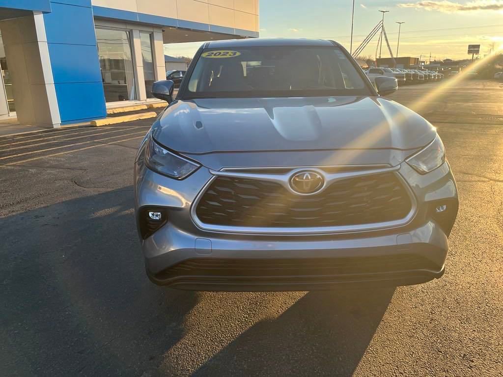 2023 Toyota Highlander LE Limited photo 6