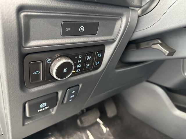 2025 Ford F-150 Lariat photo 12