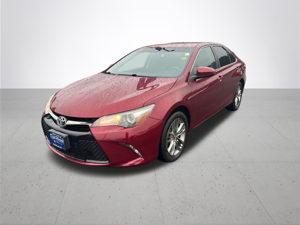 2017 Toyota Camry SE photo 2