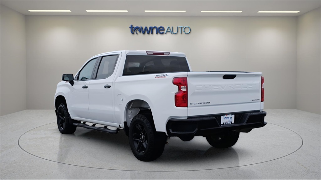 2022 Chevrolet Silverado 1500 Custom Trail Boss photo 3