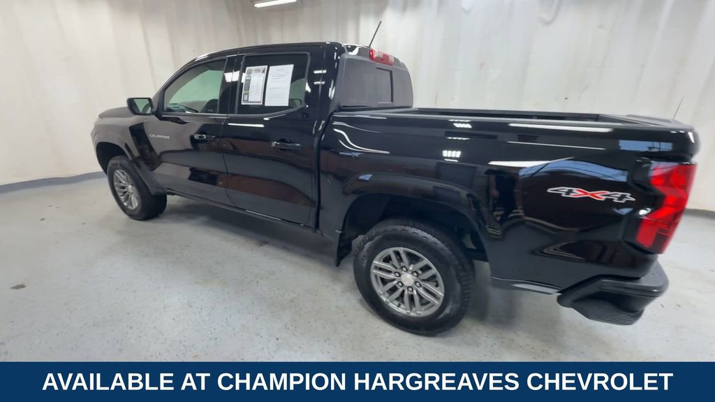 2023 Chevrolet Colorado LT photo 2