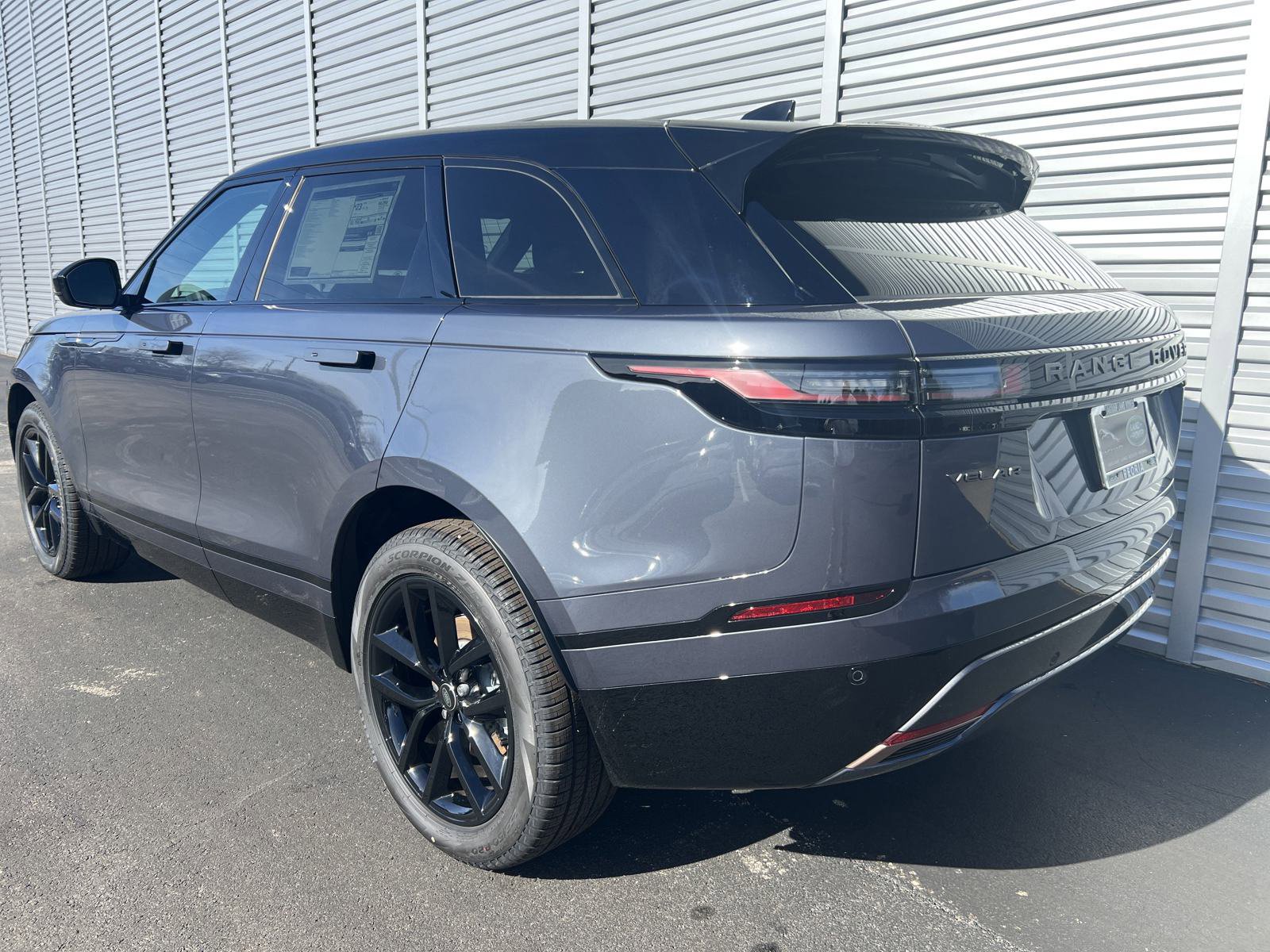 2025 Land Rover Range Rover Velar SE photo 3