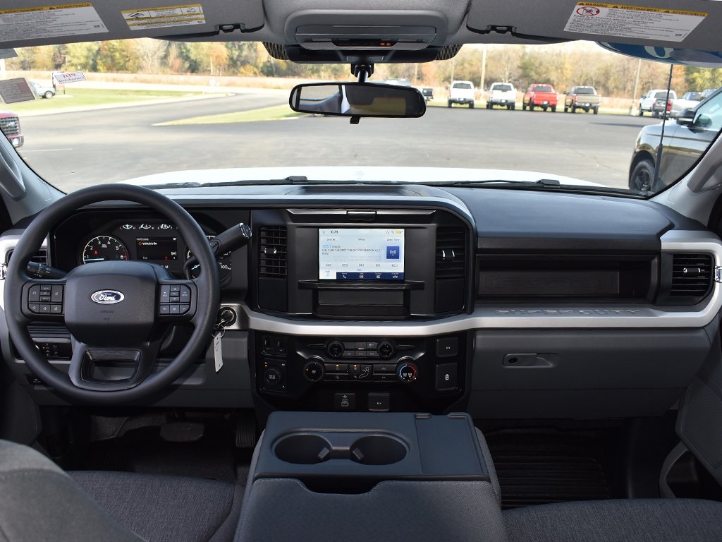 2026 Ford F-350 XL photo 4