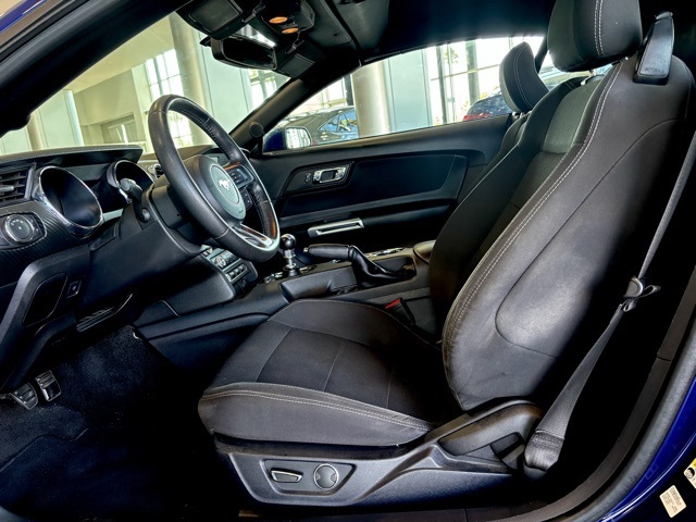 2015 Ford Mustang V6 Convertible photo 19