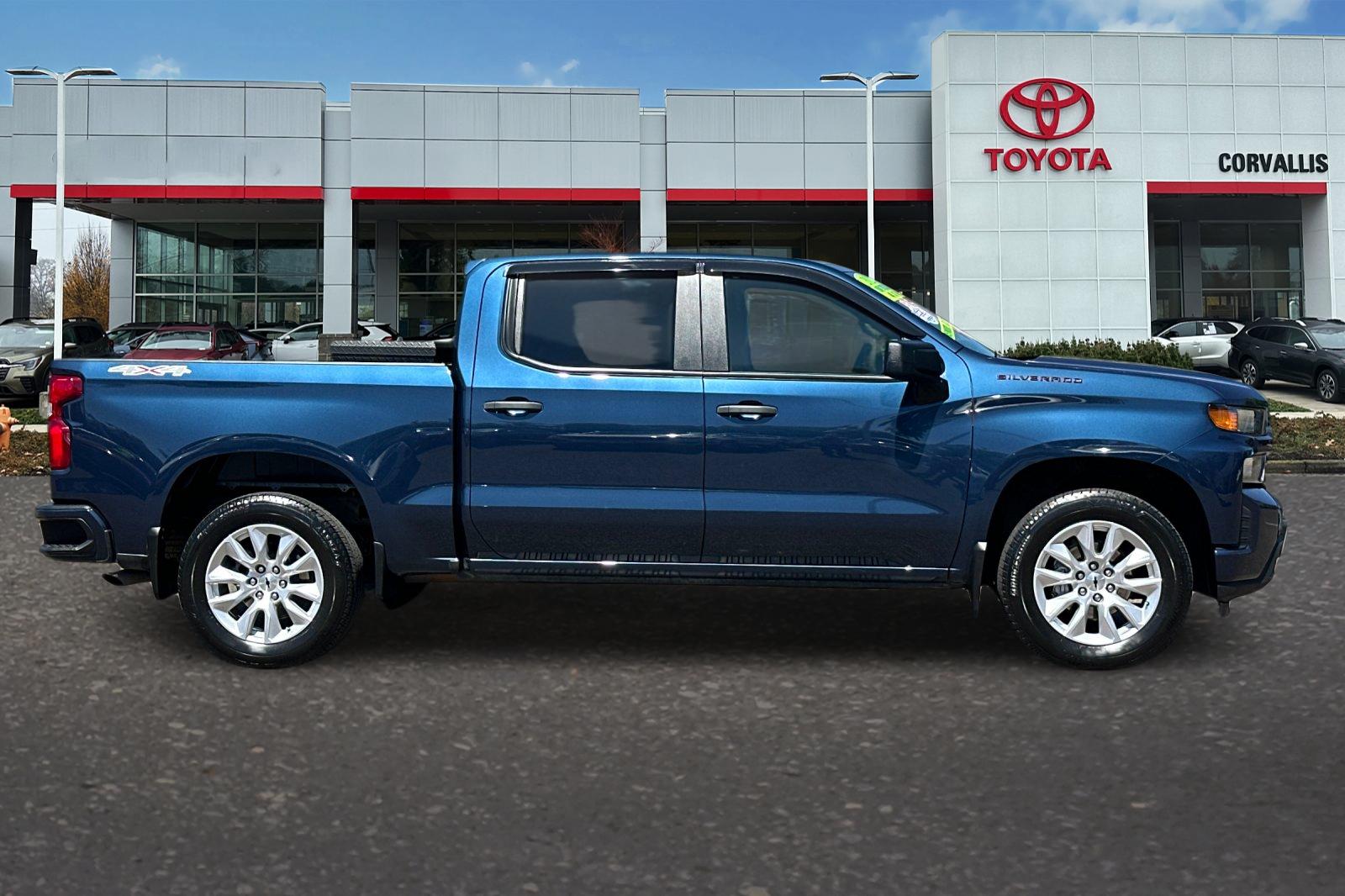 2021 Chevrolet Silverado 1500 Custom photo 2