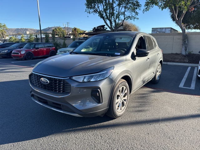2025 Ford Escape Active's photo