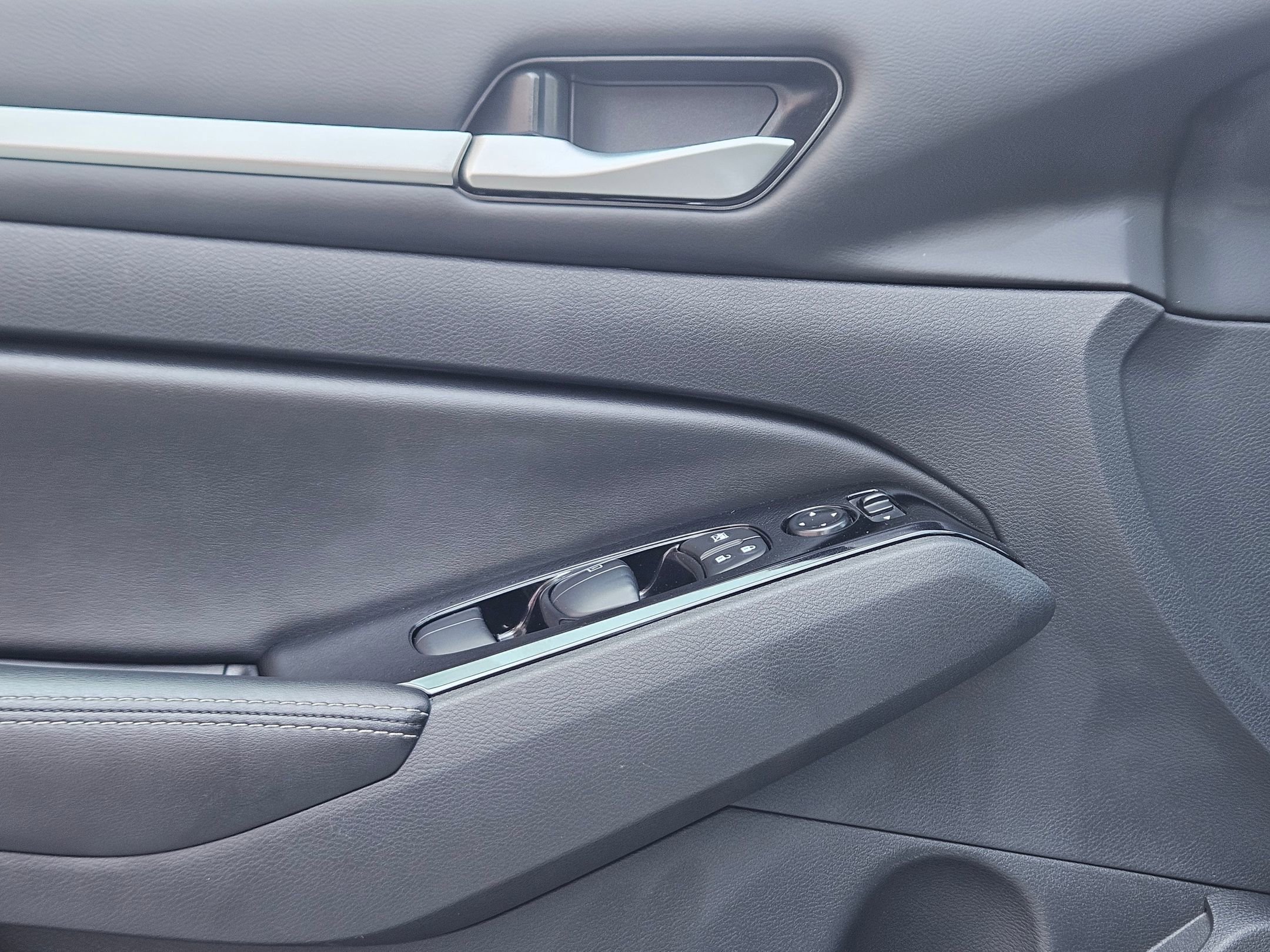 2023 Nissan Altima 2.5 SV photo 18