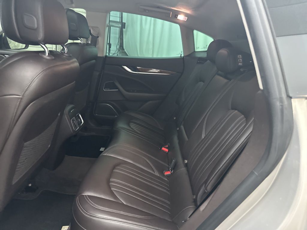 2017 Maserati Levante S photo 19