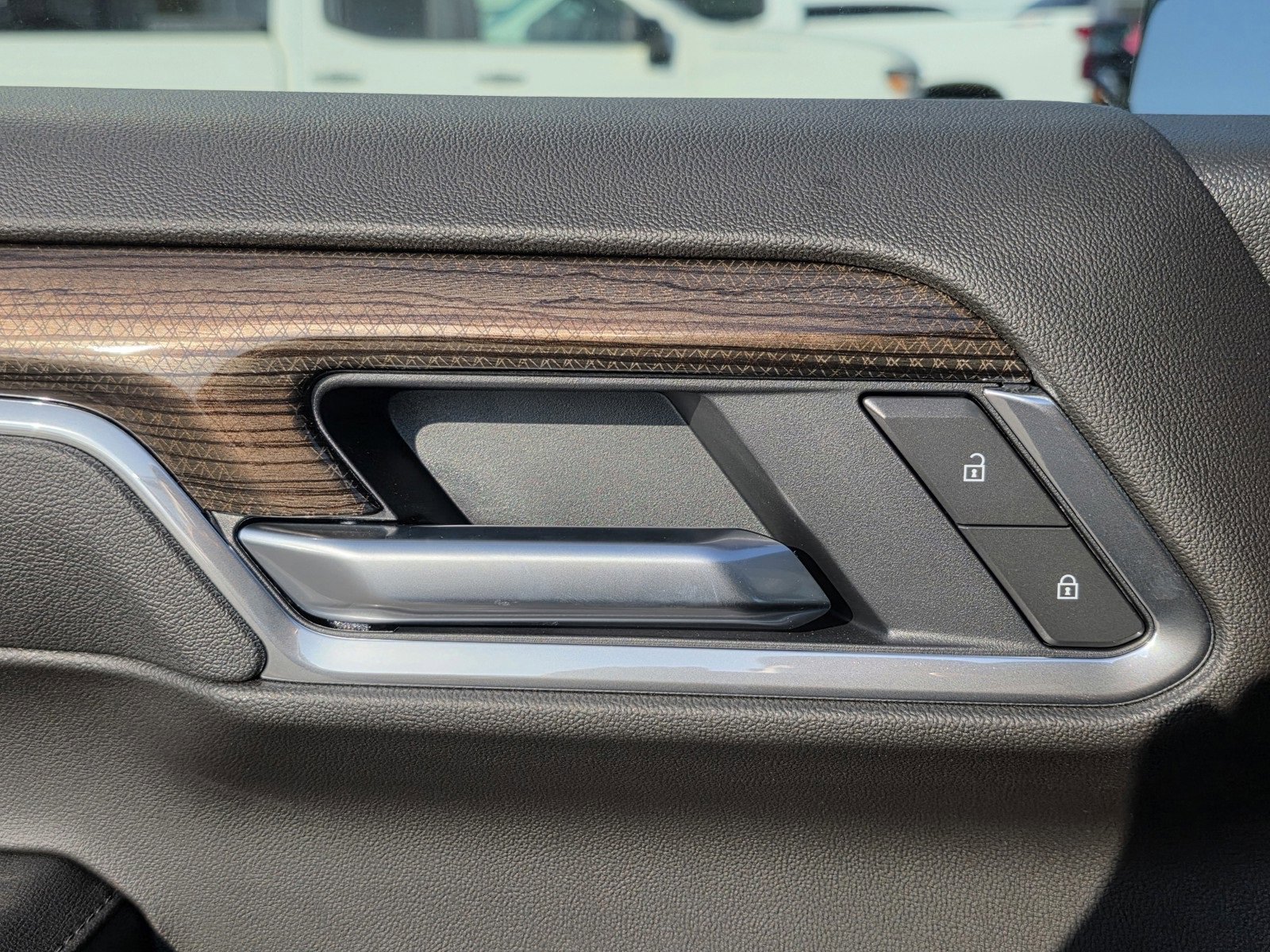 2025 Chevrolet Silverado 1500 LT photo 21