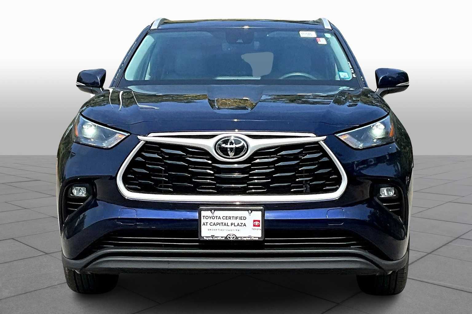 2022 Toyota Highlander XLE photo 3