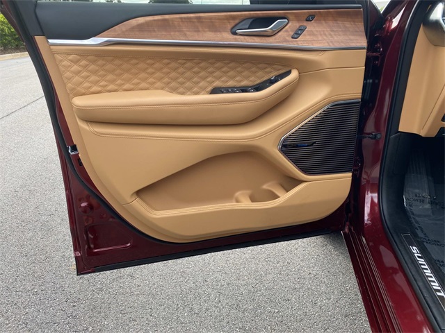 2025 Jeep Grand Cherokee L Summit Reserve photo 15