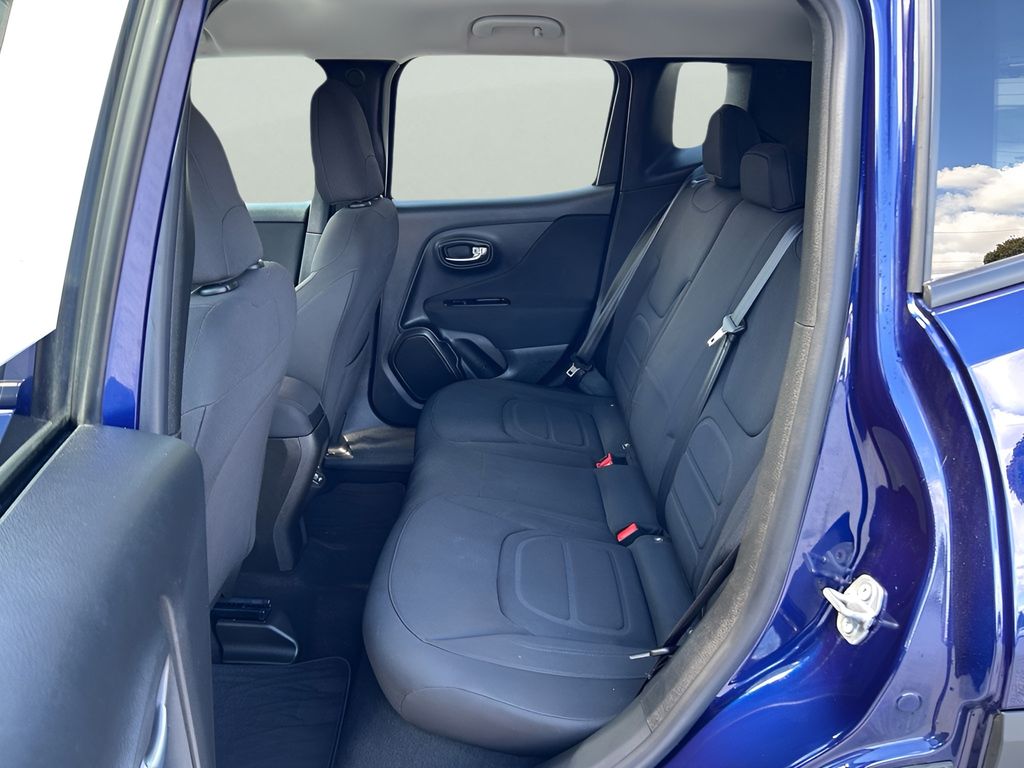 2021 Jeep Renegade Latitude photo 9