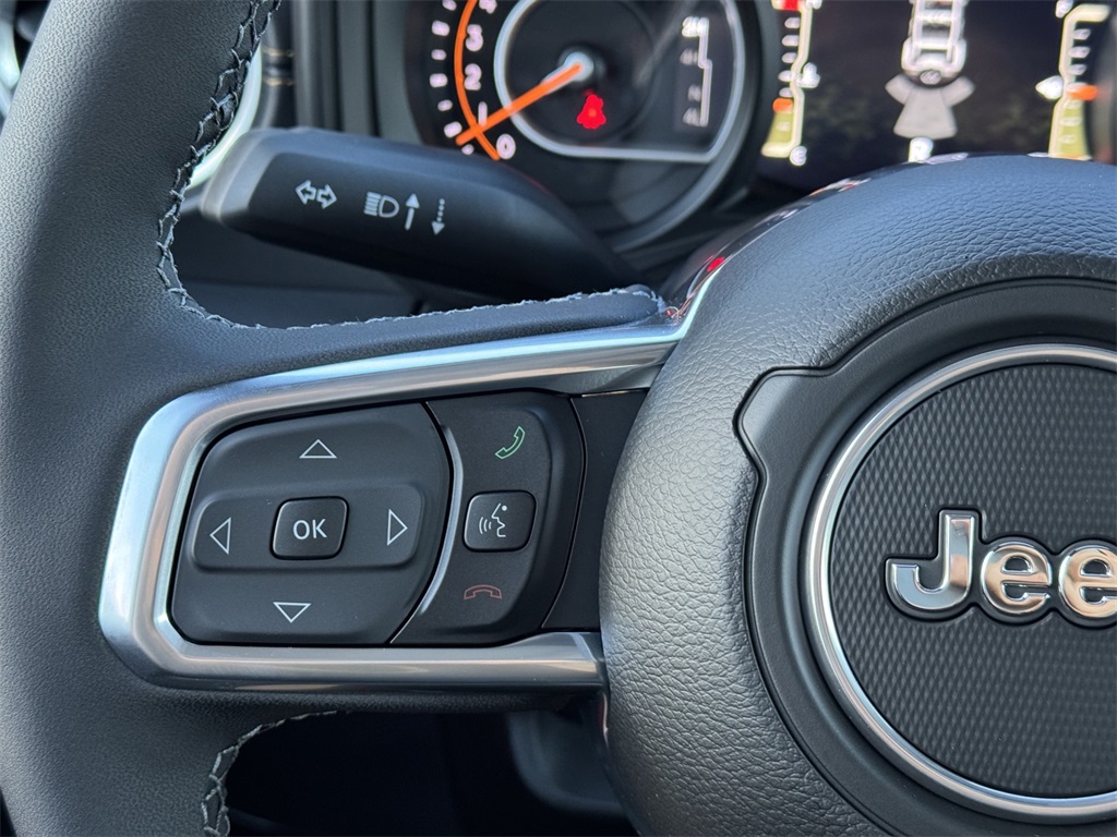2025 Jeep Wrangler Sahara photo 19