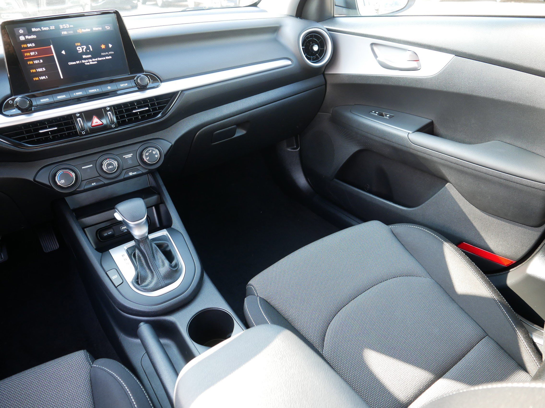 2023 Kia Forte LXS photo 11