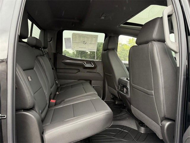2025 Chevrolet Silverado 1500 LTZ photo 4