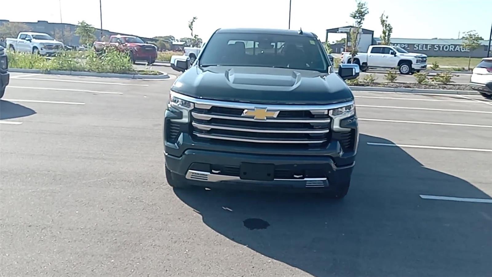 2026 Chevrolet Silverado 1500 High Country photo 3