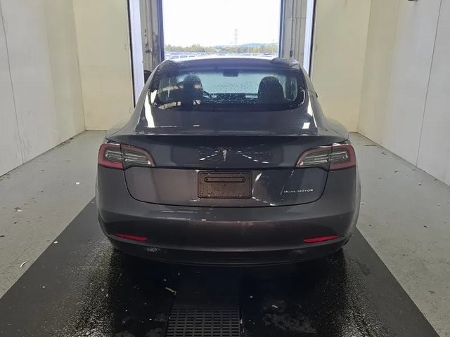 2022 Tesla Model 3 Long Range photo 3