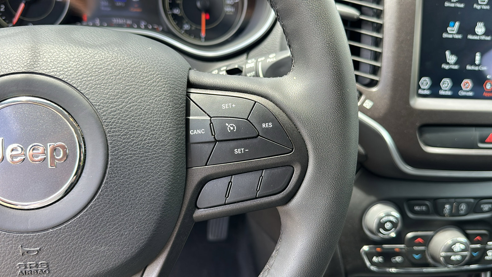 2022 Jeep Cherokee Trailhawk photo 12