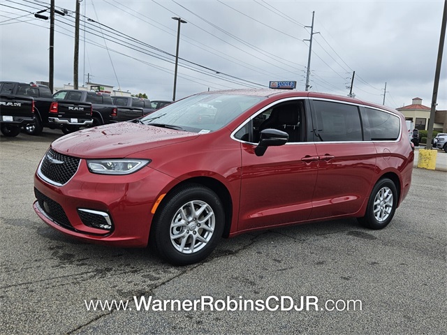 2026 Chrysler Pacifica photo 2