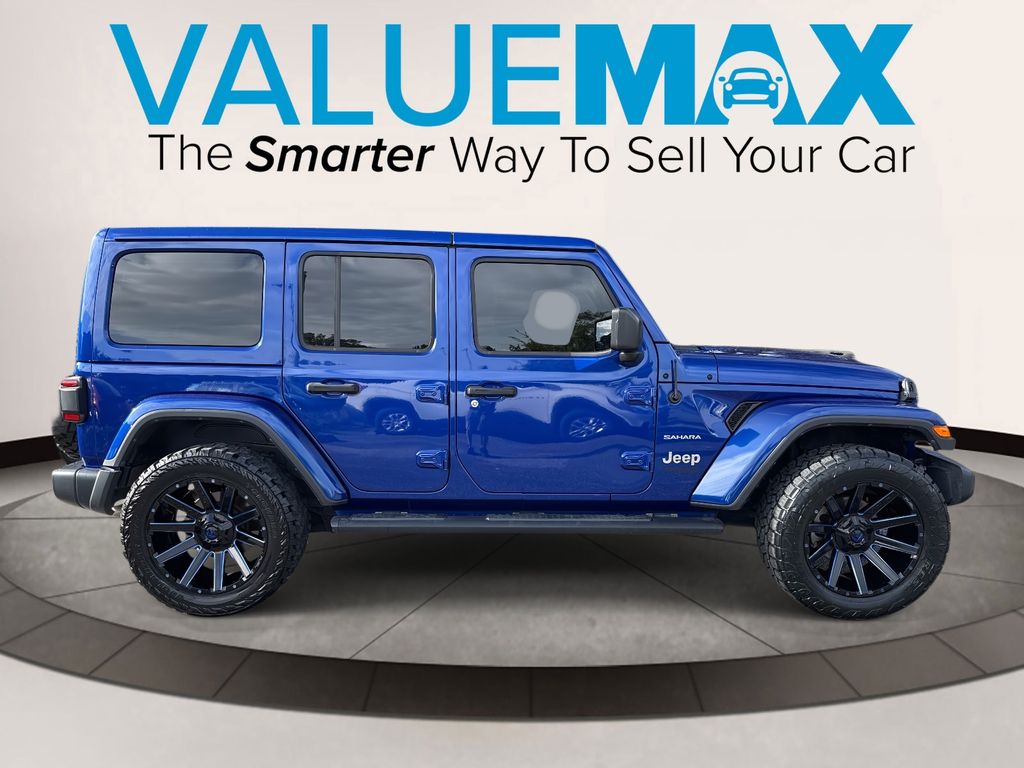 2018 Jeep Wrangler Unlimited Sahara photo 2