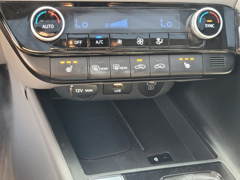2024 Hyundai Elantra SEL photo 18