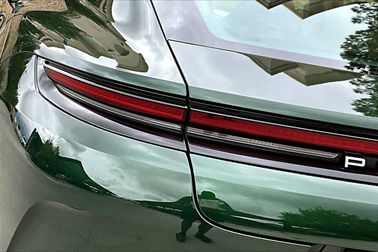 2025 Porsche Panamera 4 photo 20
