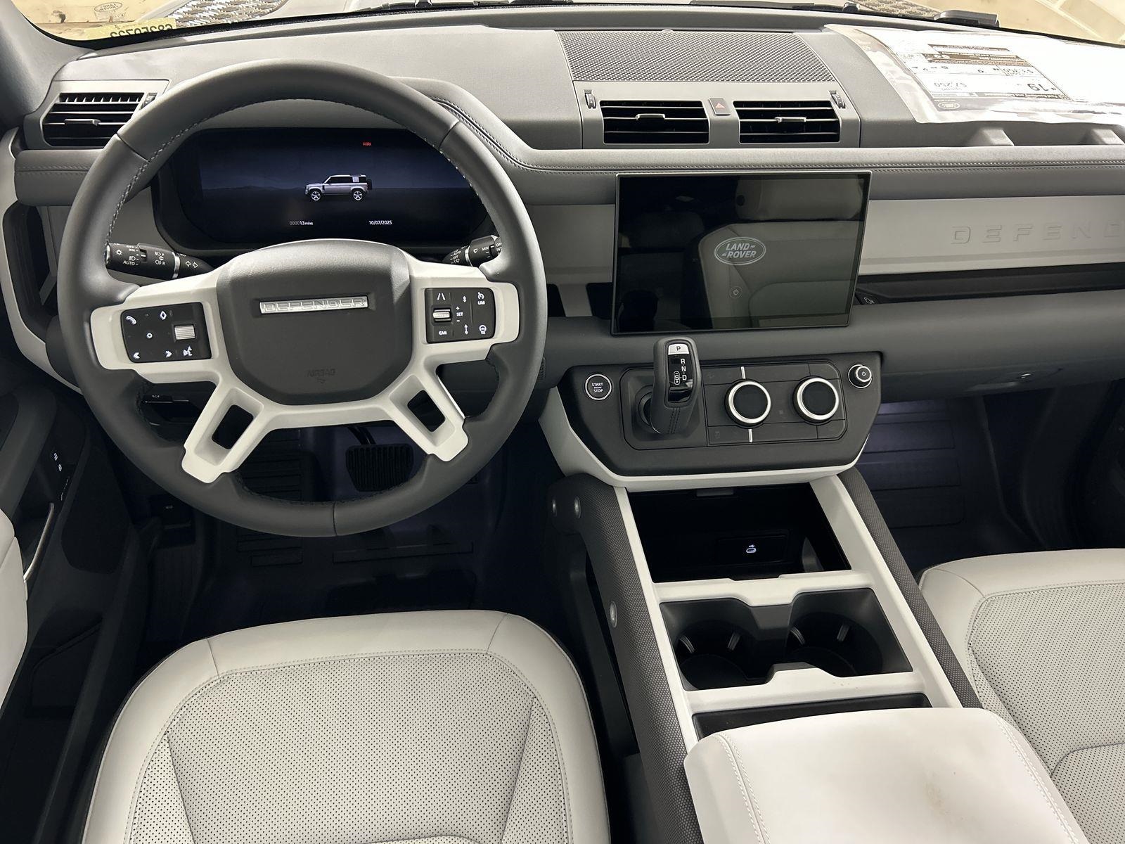 2025 Land Rover Defender 110 S photo 10