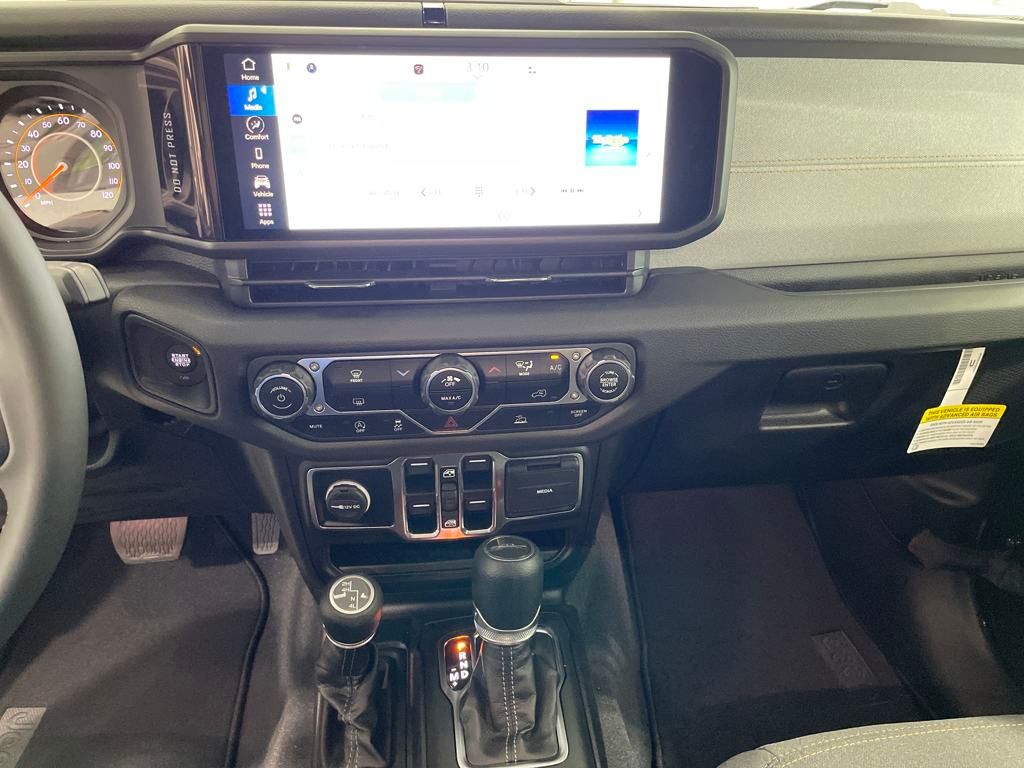 2024 Jeep Gladiator Sport photo 16