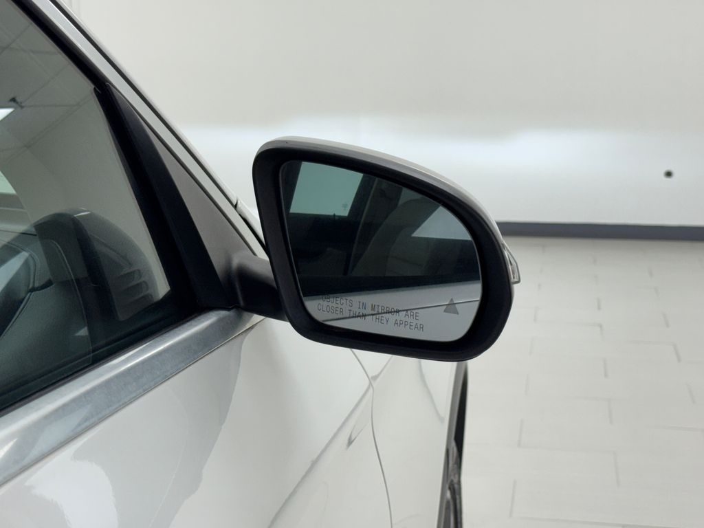 2017 Mercedes Benz GLC 300 4MATIC photo 30