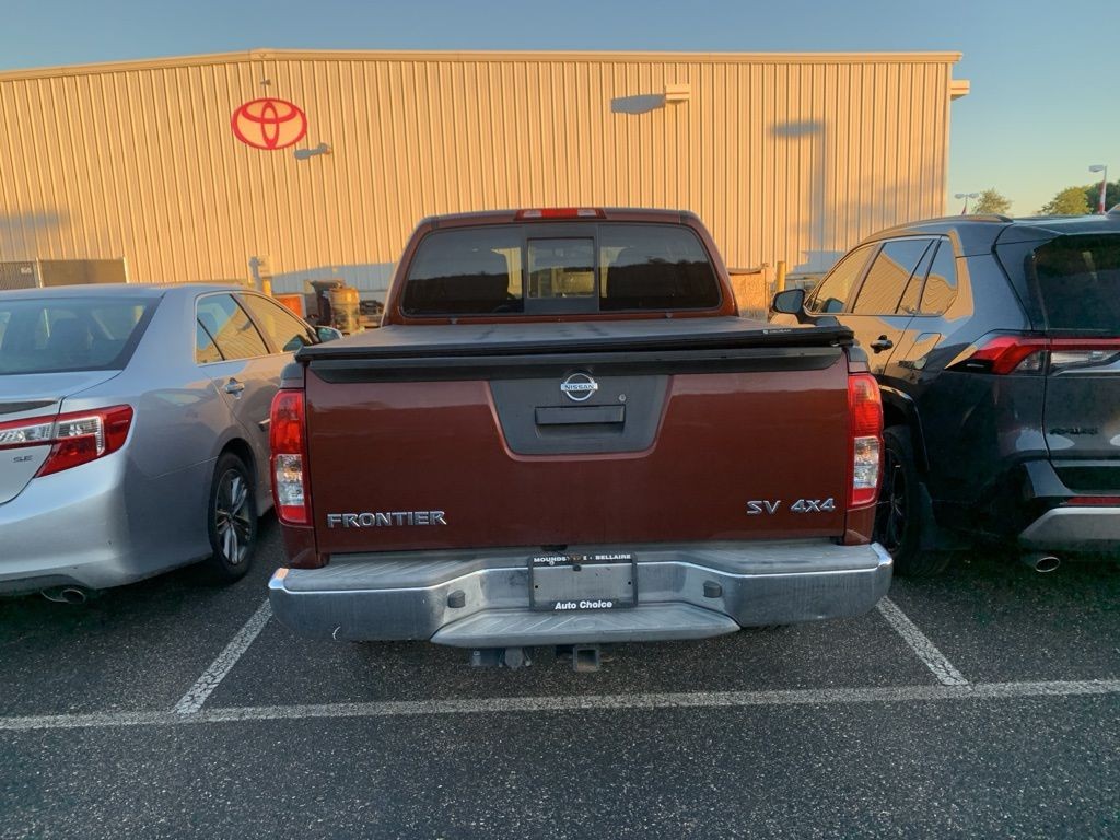 2017 Nissan Frontier SV photo 3