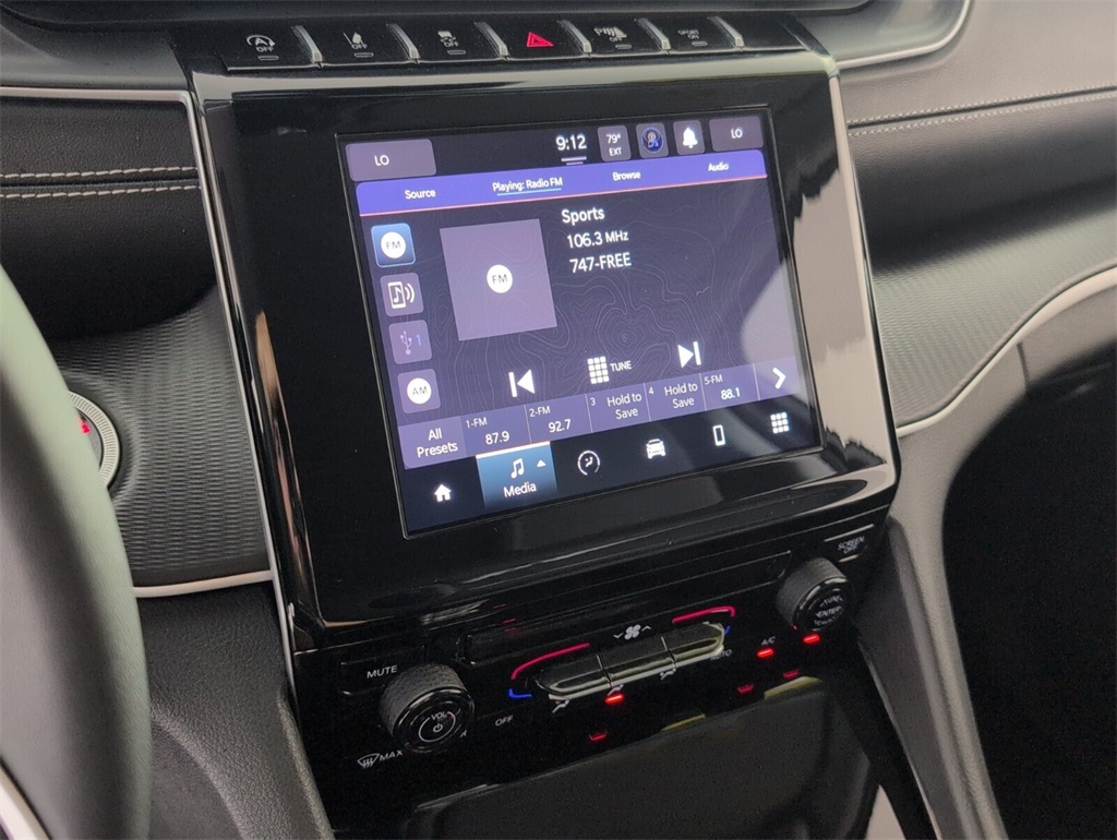 2023 Jeep Grand Cherokee Laredo photo 17