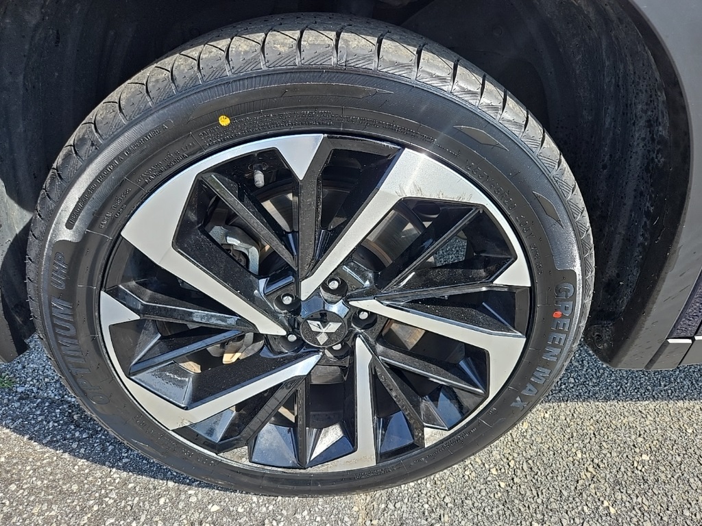 2024 Mitsubishi Outlander SE photo 9