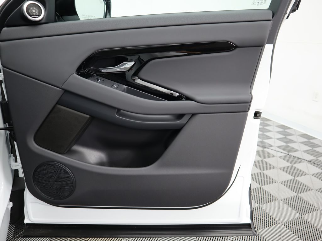 2025 Land Rover Range Rover Evoque S photo 22