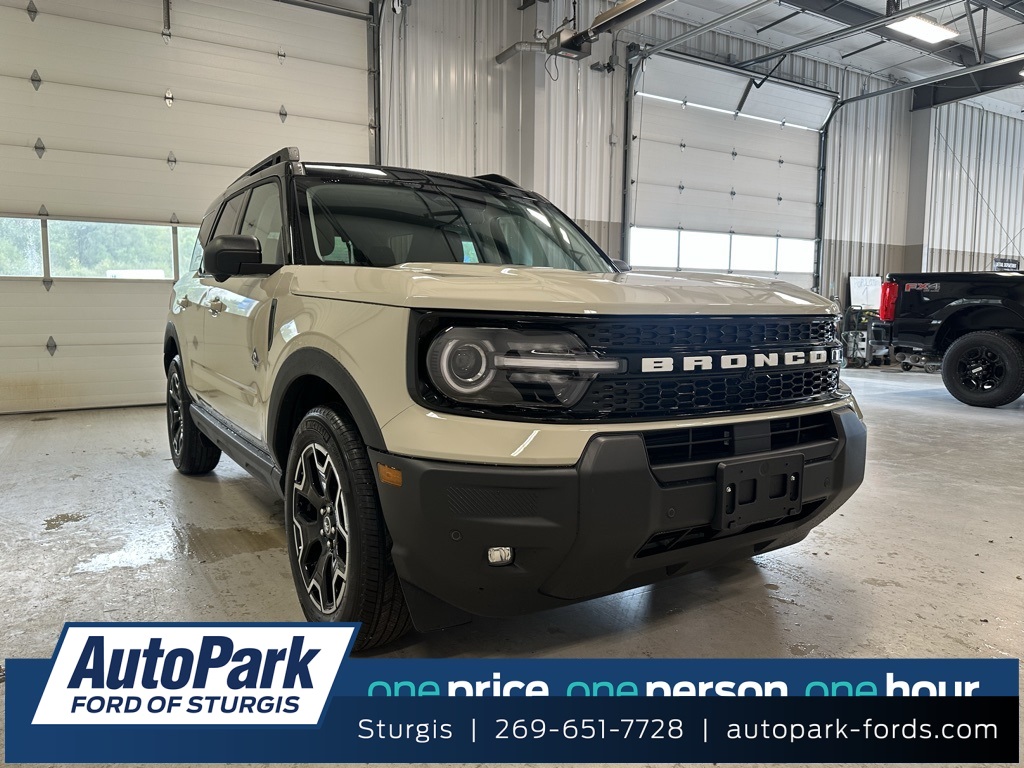 2025 Ford Bronco Sport Outer Banks's photo
